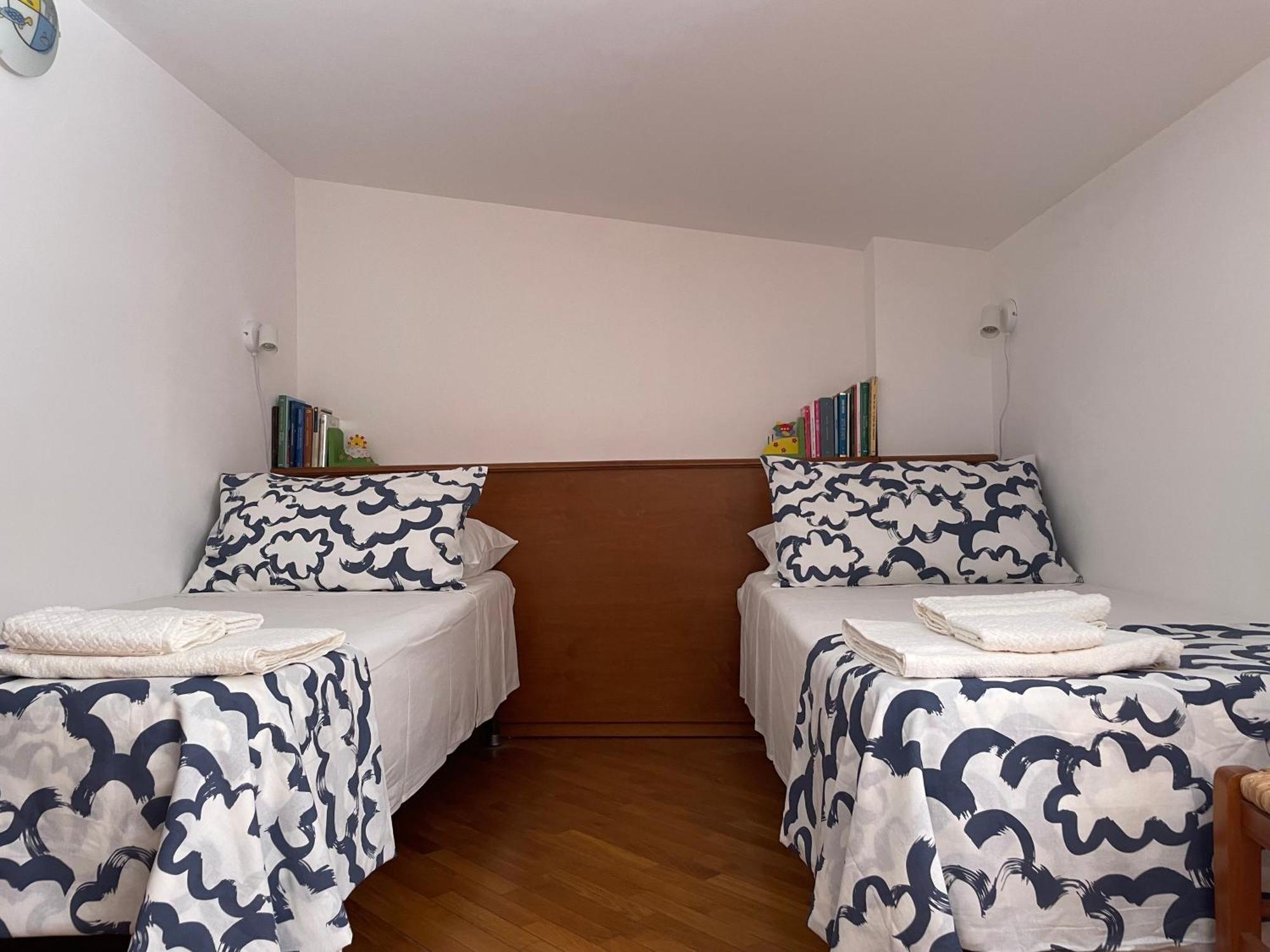 La Casa Nel Cortile Appartement Castelbuono  Buitenkant foto
