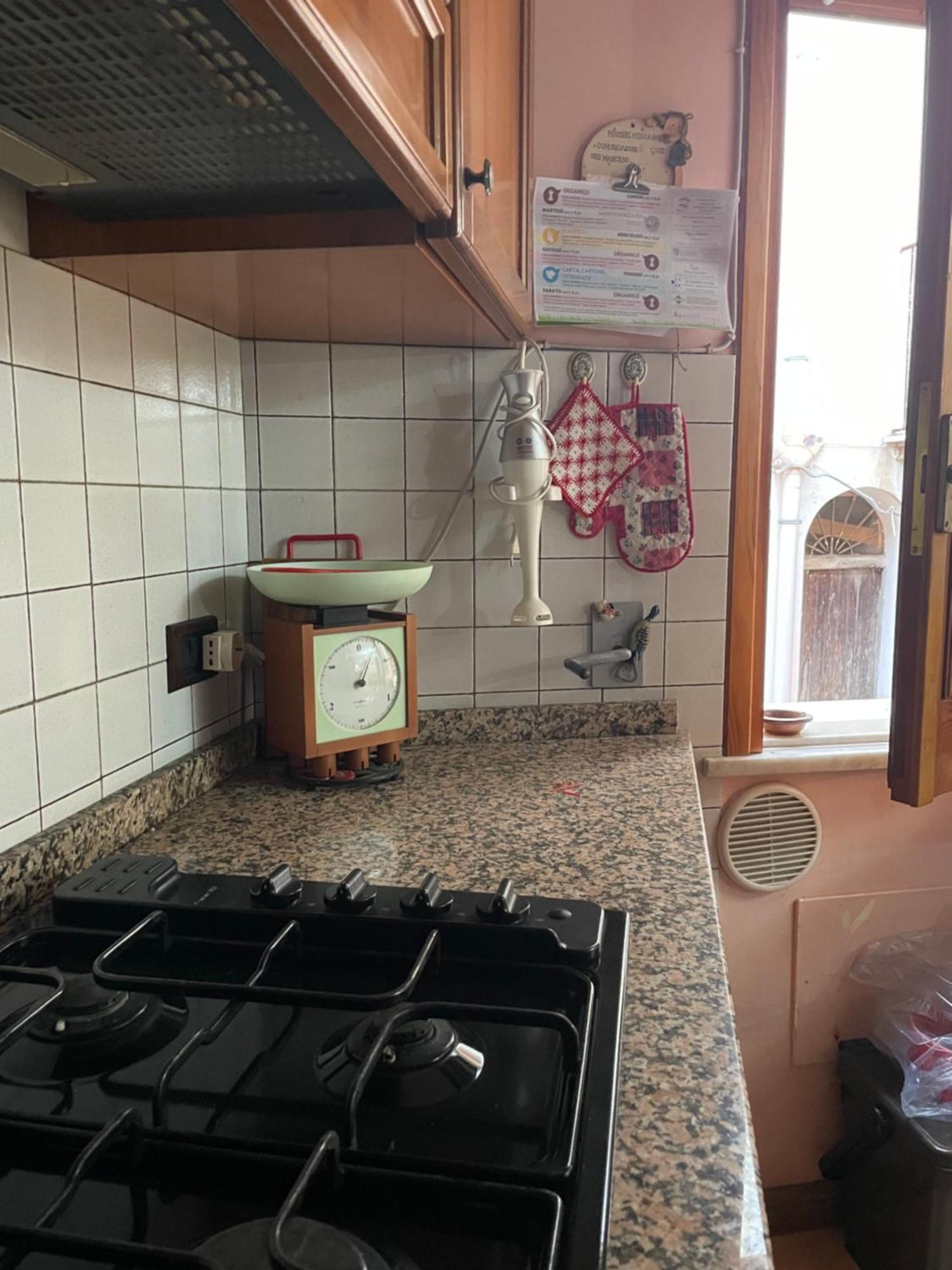 La Casa Nel Cortile Appartement Castelbuono  Buitenkant foto