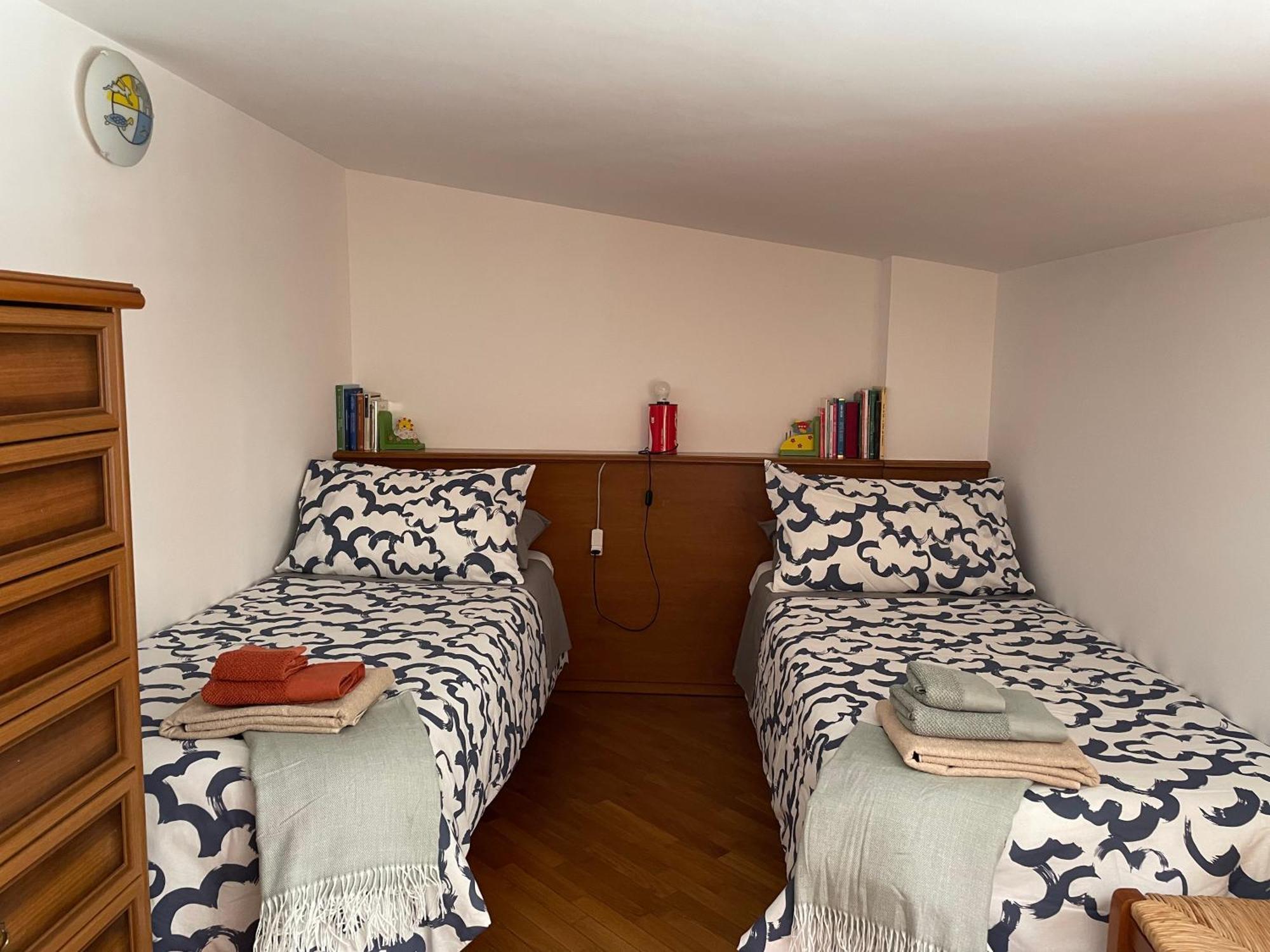 La Casa Nel Cortile Appartement Castelbuono  Buitenkant foto