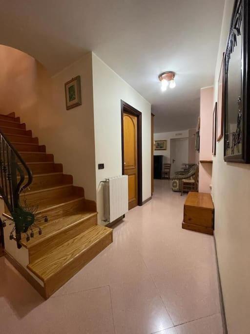 La Casa Nel Cortile Appartement Castelbuono  Buitenkant foto
